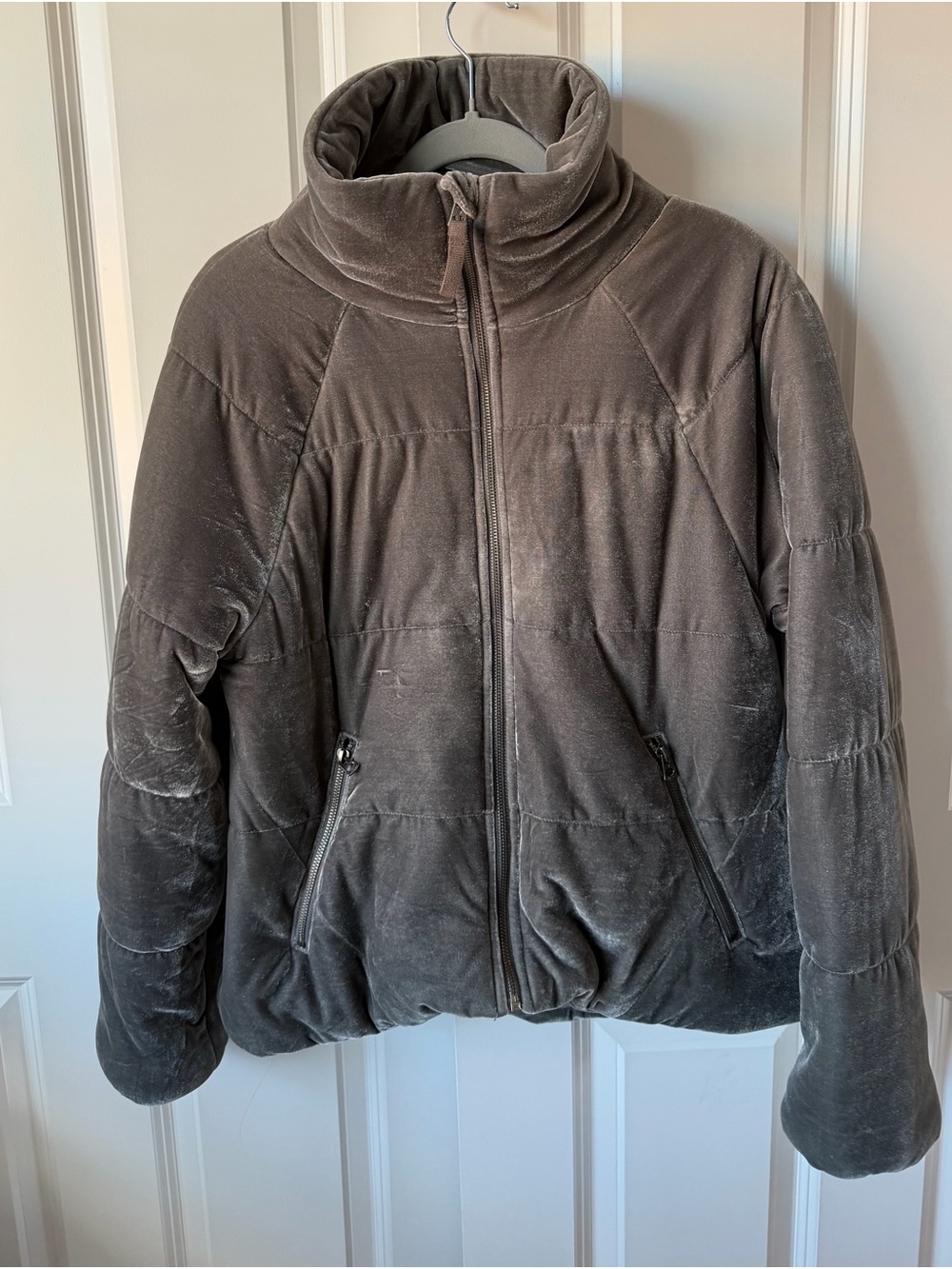 dylan Los Angeles Grey Velvet Puffer Jacket Size Medium Funnel Neck